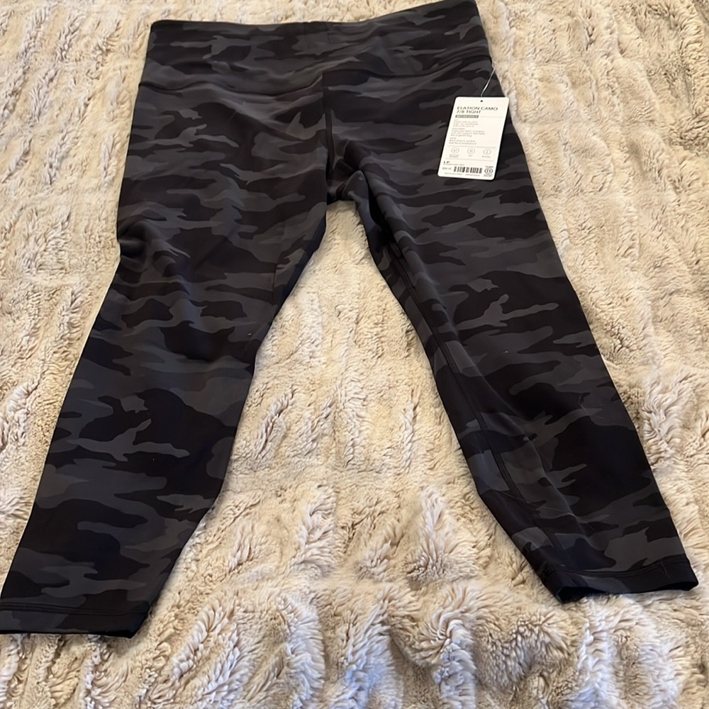 Athleta NWT elation camo 7/8 tight LP